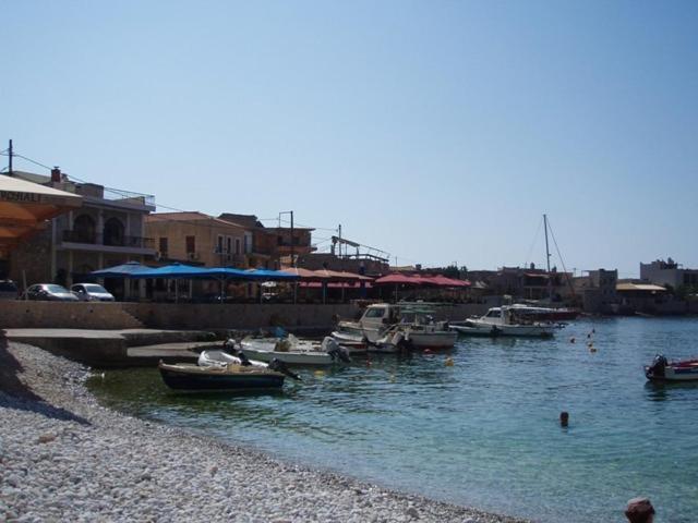 Akti Kamares (Mani)